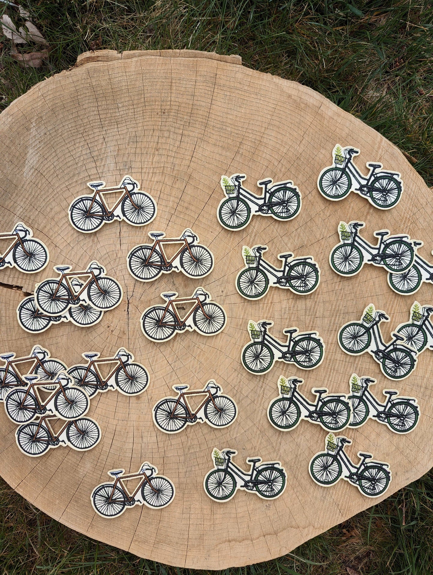 ilikesara | art + goods - Iron-on patch | bike with fern - 3.5" x 2.3"