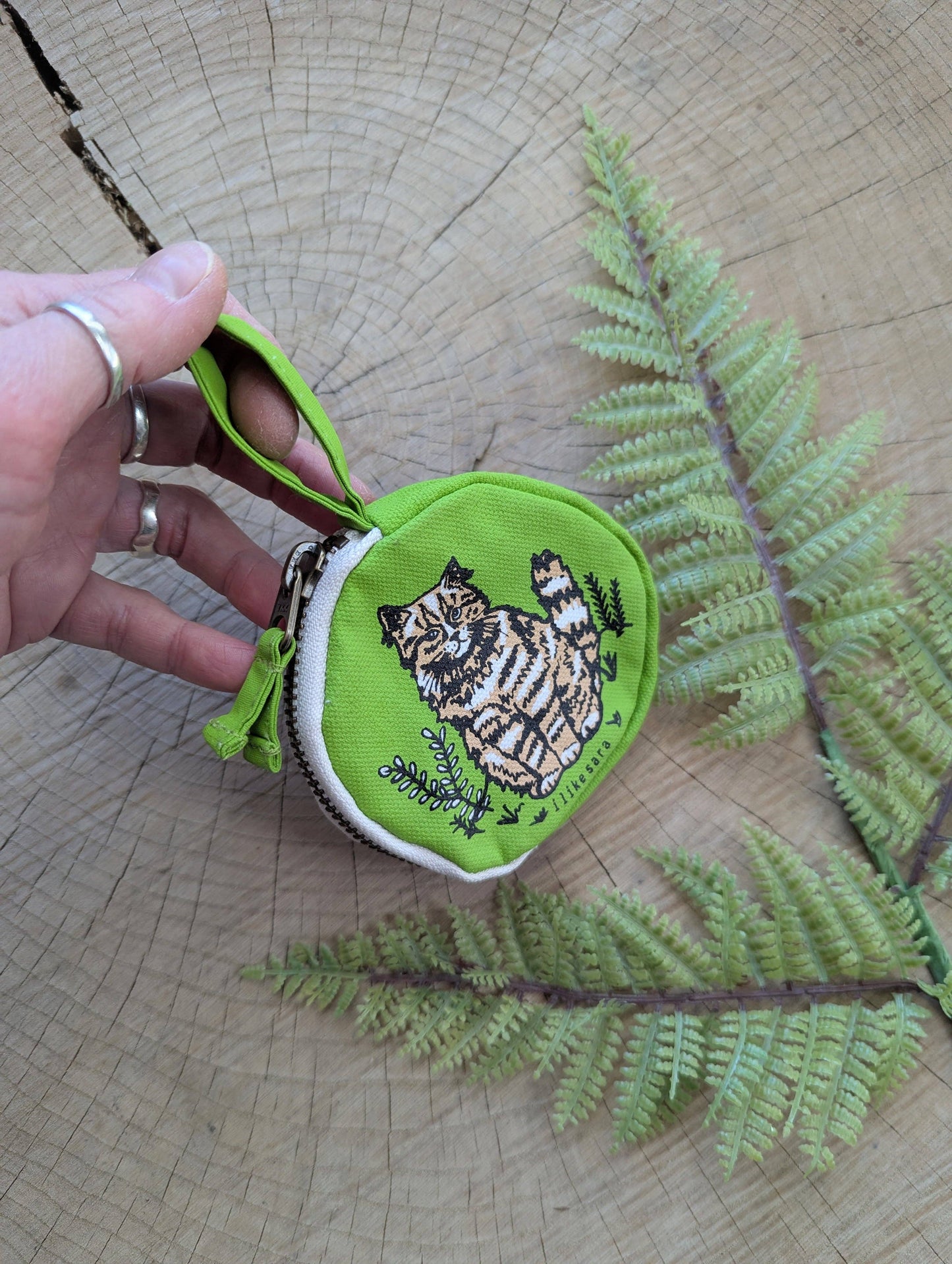 ilikesara | art + goods - Coin pouch | cat - green zipper bag with waterproof lining