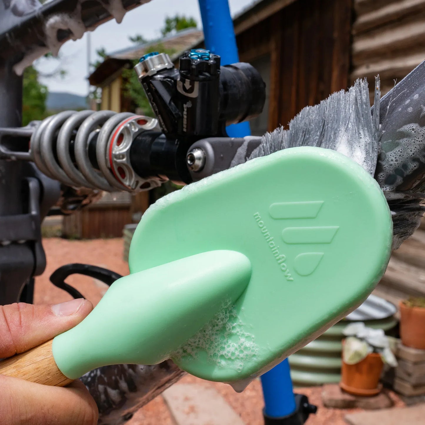 MountainFlow Bamboo Bike Frame Brush