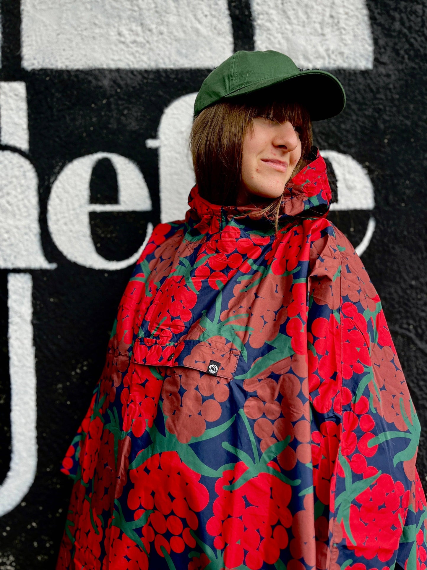 Danefae København - Danepackit Rain Poncho Dark Red MAXIBERRY
