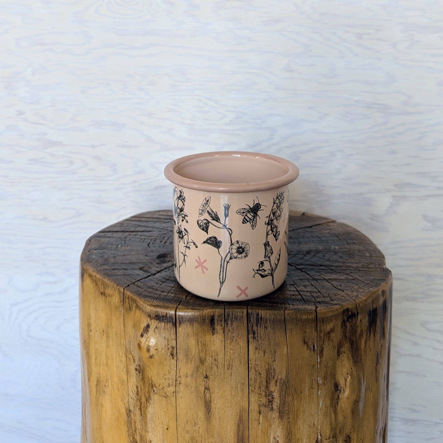 ilikesara | art + goods - Enamel mug | fatal florals
