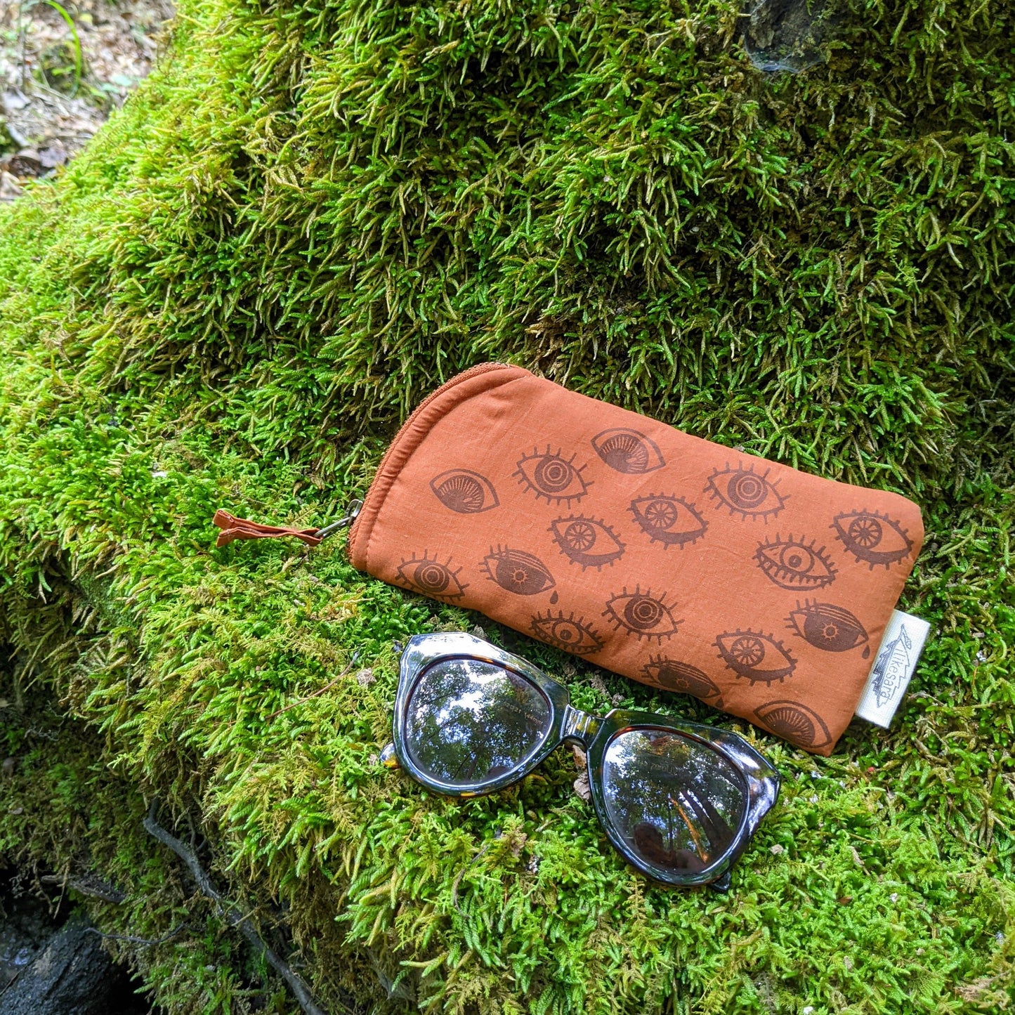 ilikesara | art + goods - Glasses case | eye glasses - orange & brown eyeball cushioned zipper bag