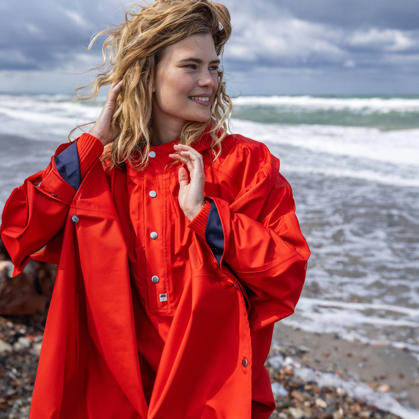 Danefae København - Danerain Poncho Bright Red