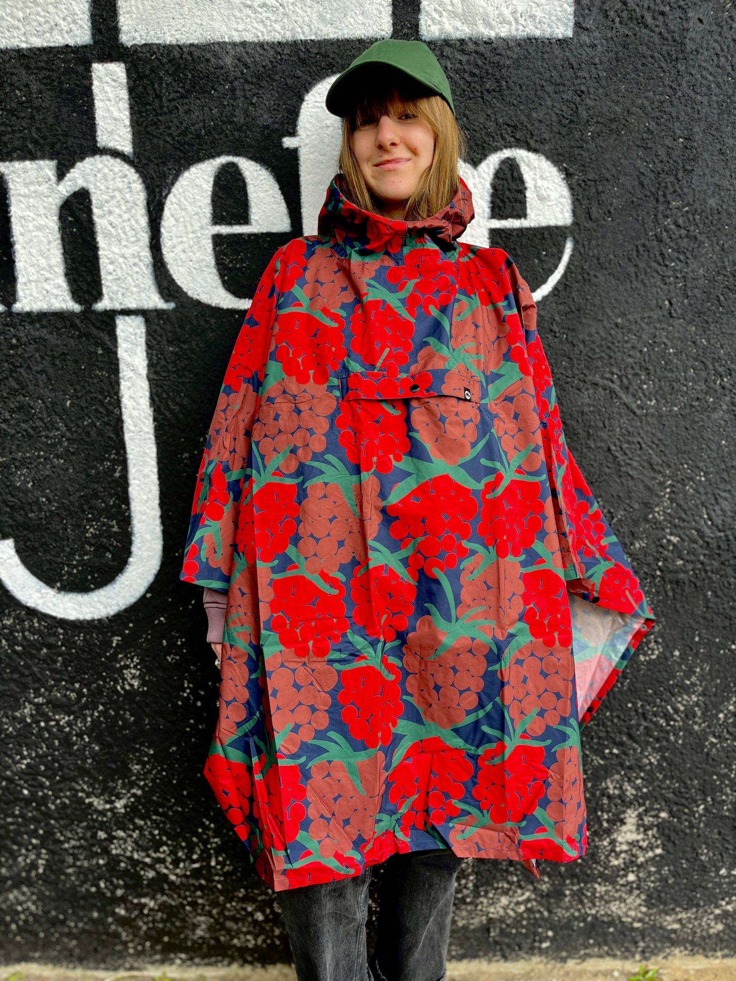 Danefae København - Danepackit Rain Poncho Dark Red MAXIBERRY