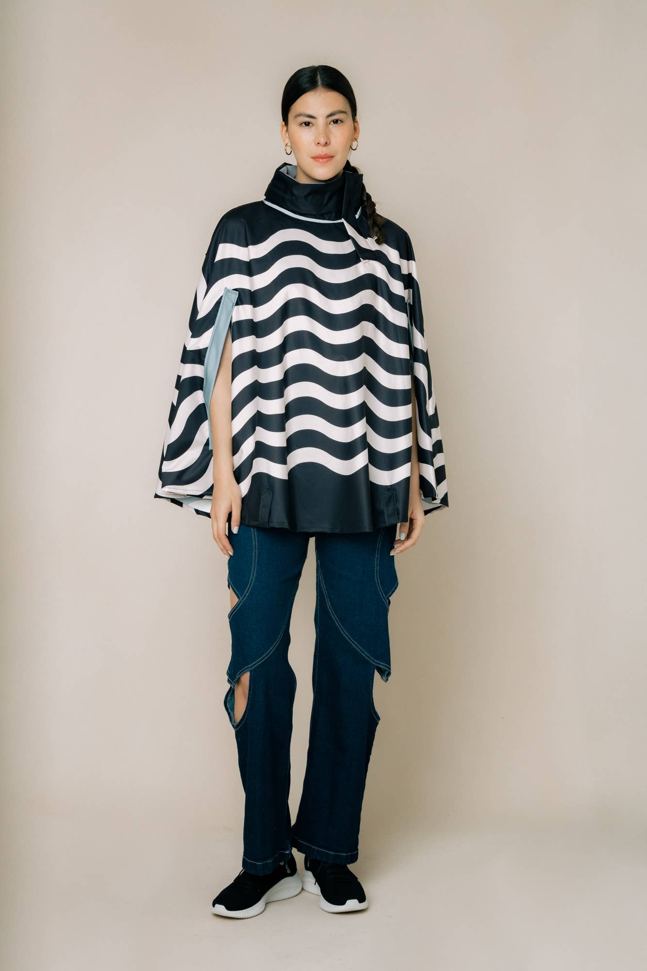 PLUVO - Waves Rain Cape