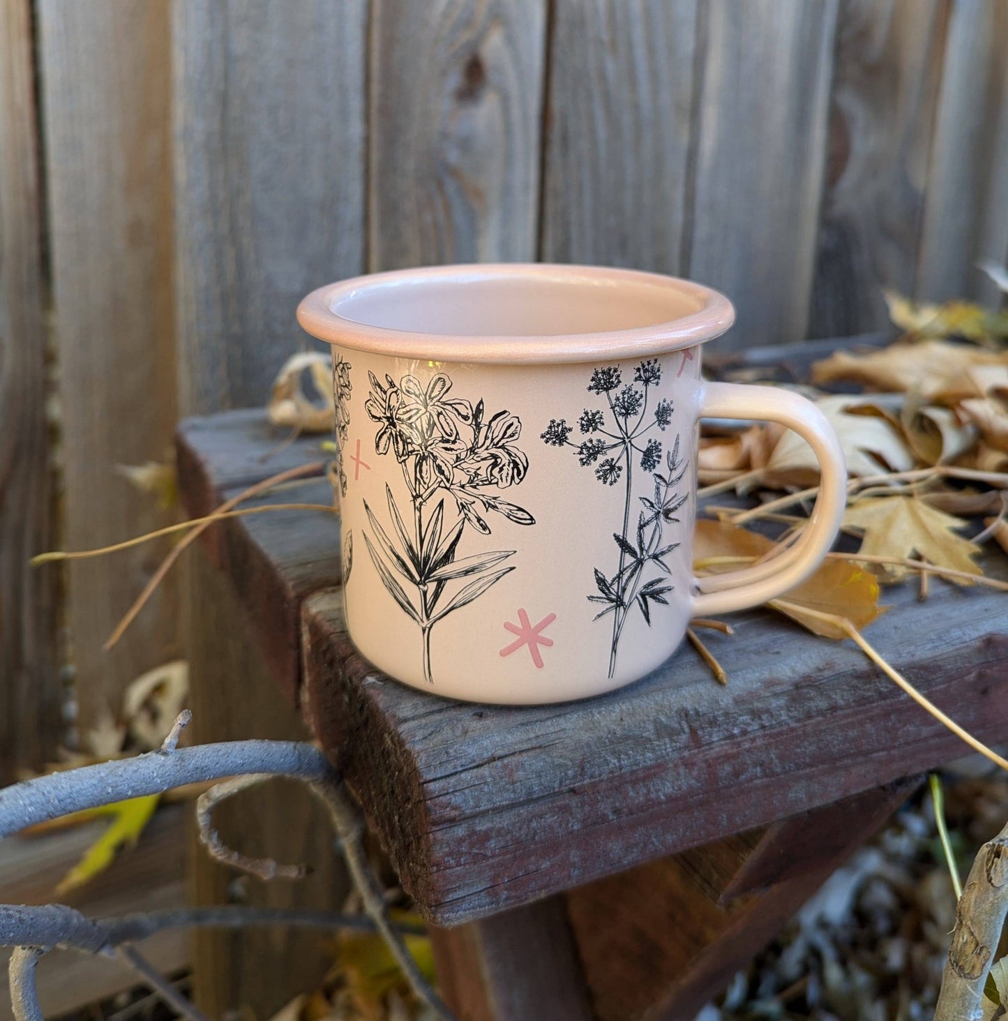 ilikesara | art + goods - Enamel mug | fatal florals