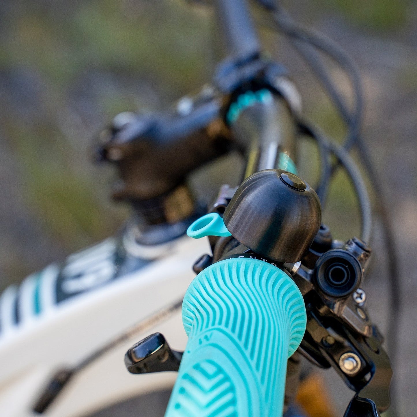 Spurcycle Compact Black/Teal Bell