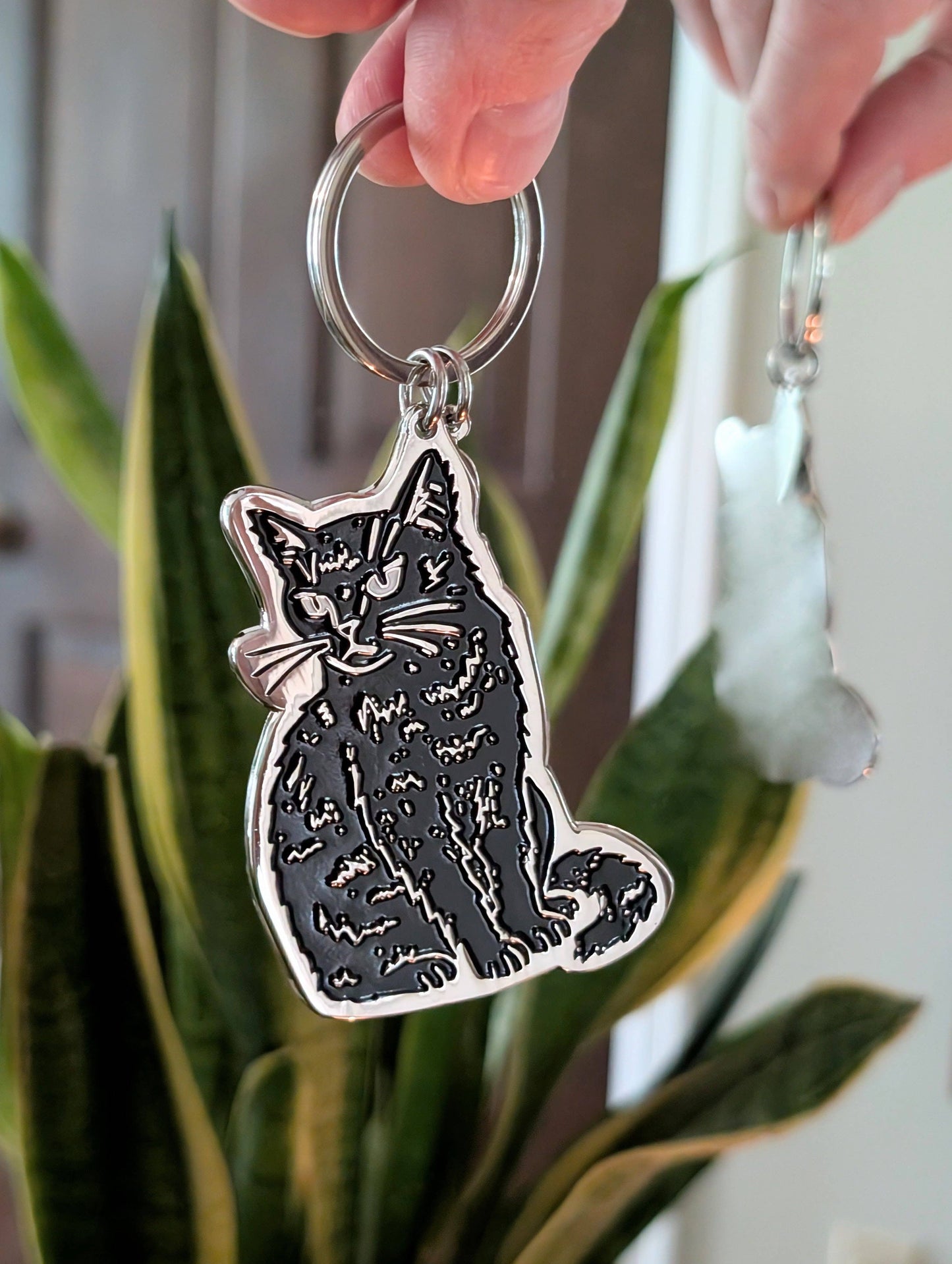 ilikesara | art + goods - Metal enamel keychain / bag charm | black cat