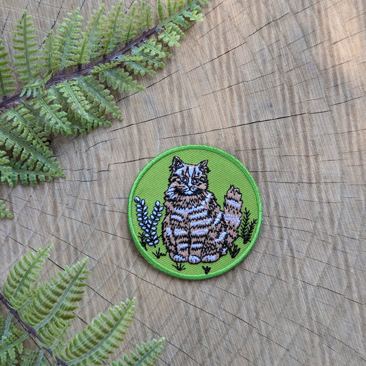 ilikesara | art + goods - Iron-on patch | outside cat - green 2.5" round