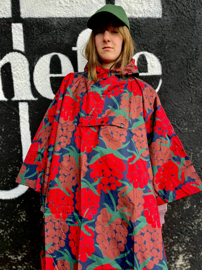 Danefae København - Danepackit Rain Poncho Dark Red MAXIBERRY