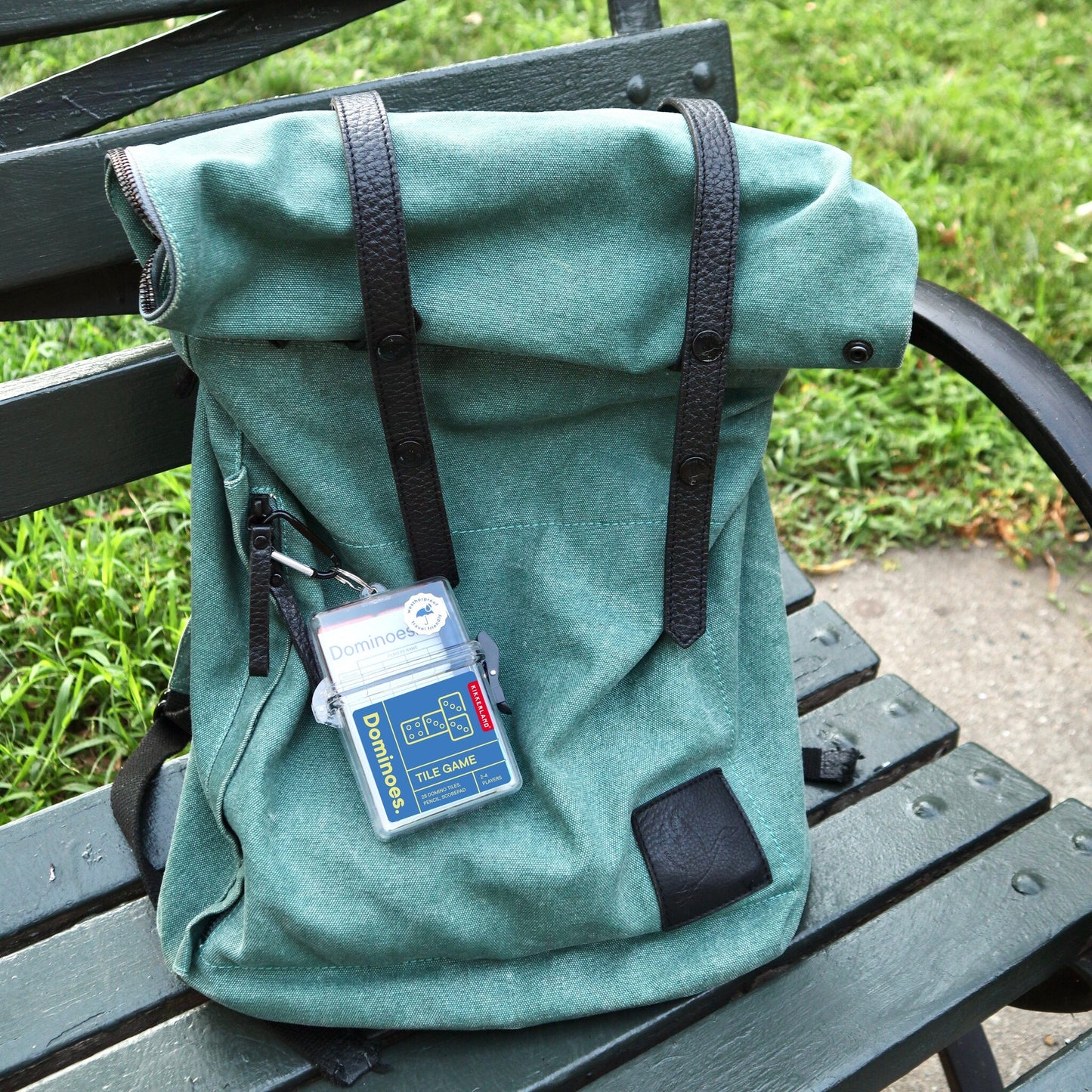 Kikkerland Dominoes. Portable Game