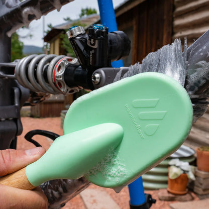 MountainFlow Bamboo Bike Frame Brush