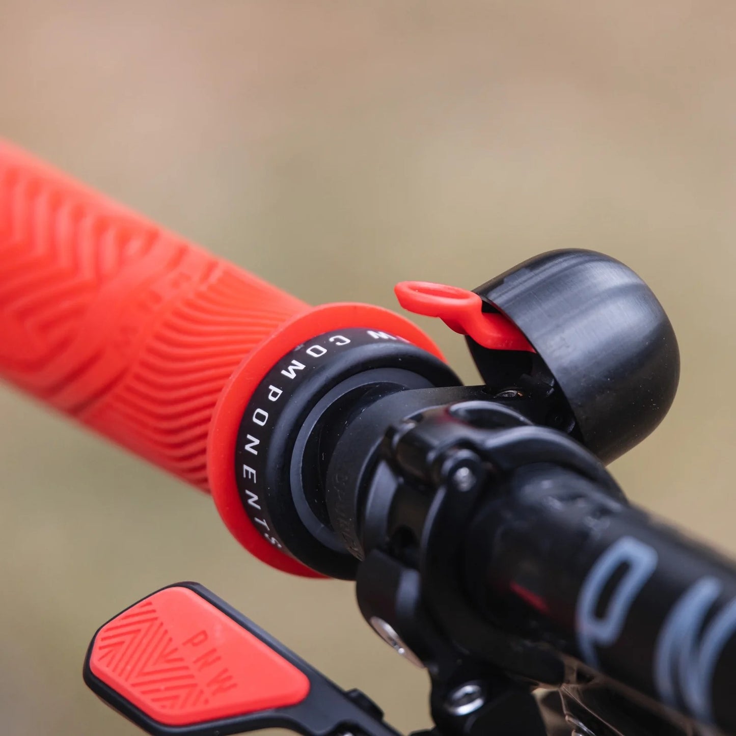 Spurcycle Compact Black/Red Bell