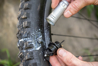 Stan's NoTubes Dart Tool