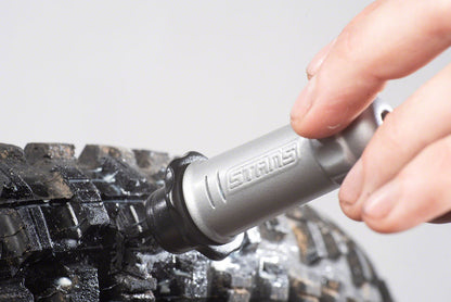 Stan's NoTubes Dart Tool