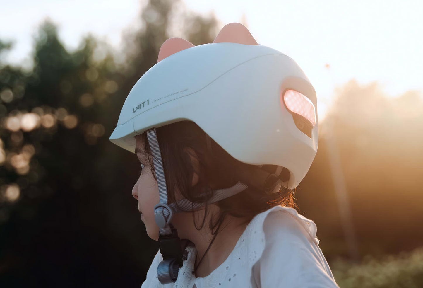 UNIT1 Sparky Kids' Smart Helmet With Integrated Rear Light